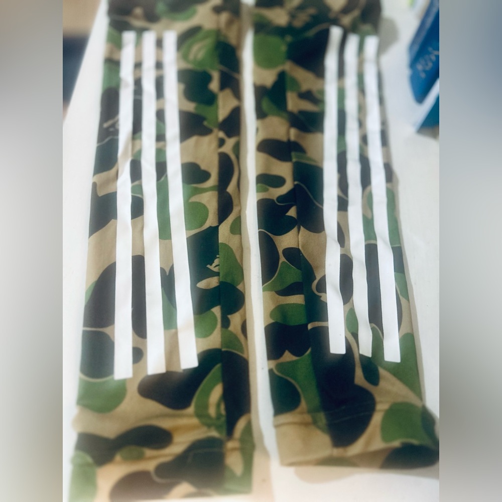 BAPE X ADIDAS’S AUTHENTIC ATHLETIC CAMO ARM SLEEVE PAIR - Picture 12 of 12